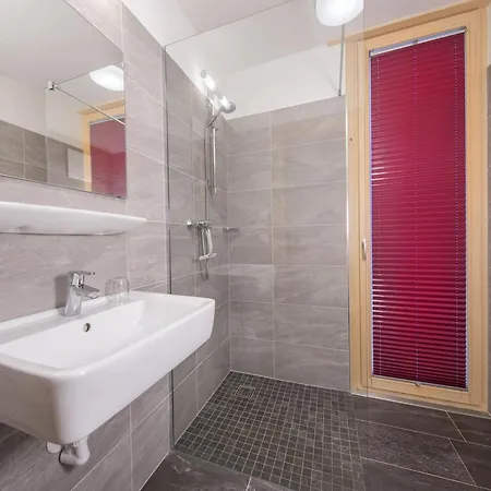 Modern With Garden, With Access To Sauna * Neukirchen am Großvenediger